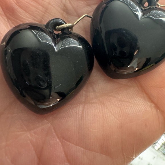 Vintage Black Heart Drop Earrings - Picture 6 of 6